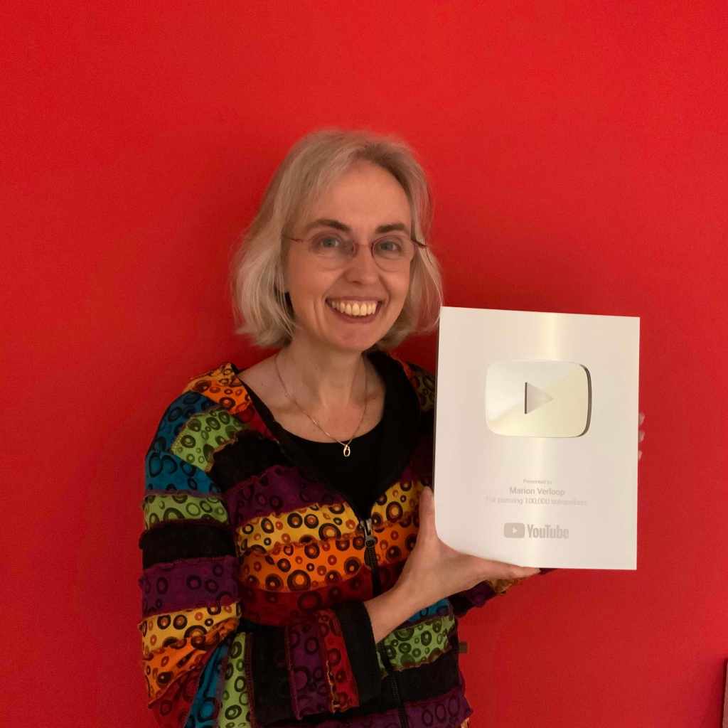 YouTube Silver Play Button awarded to crochet and weaving creator Marion Verloop.